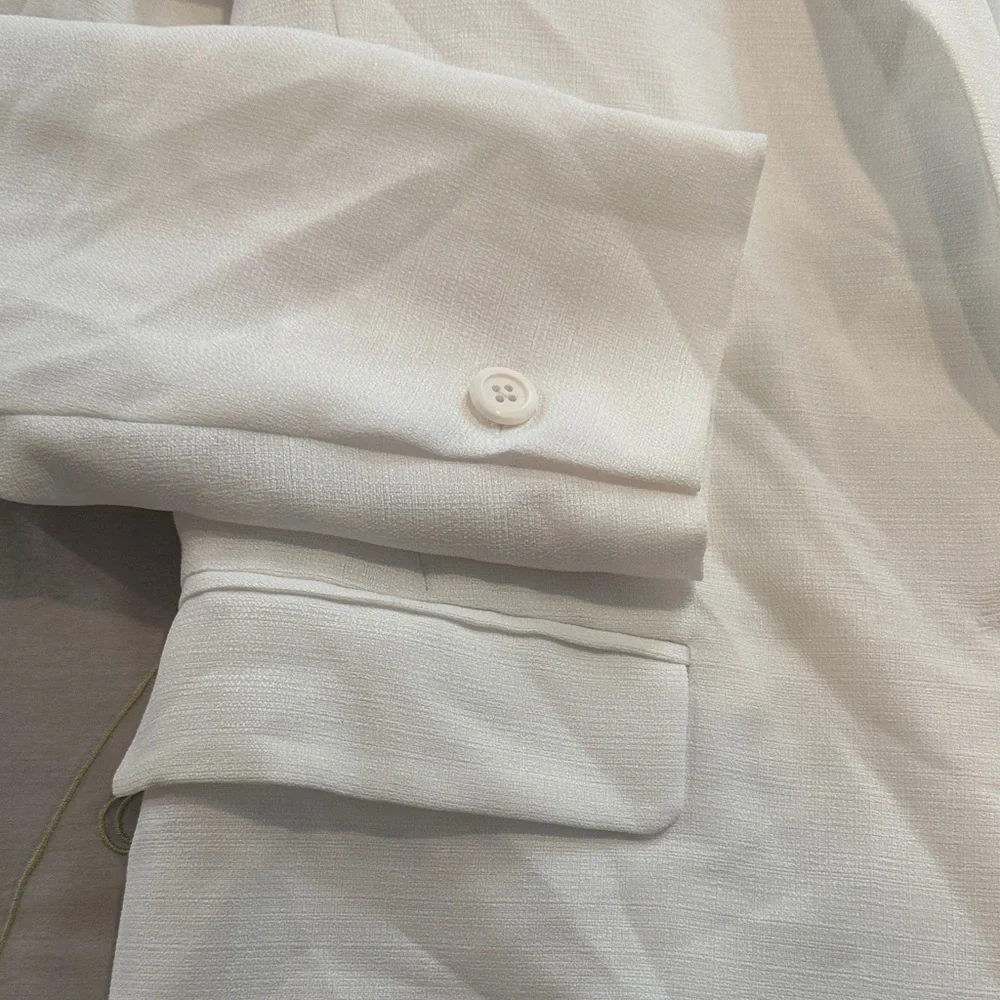 BB Dakota Crisp White Blazer- Size Small - Picture 4 of 5